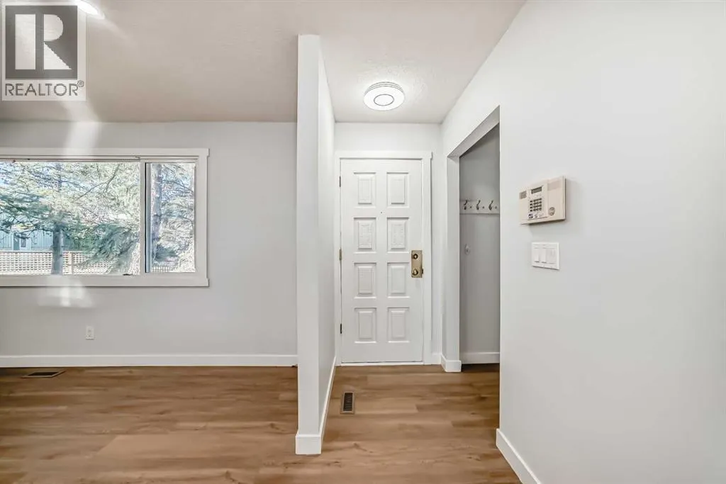 207 Pinecliff Way NE