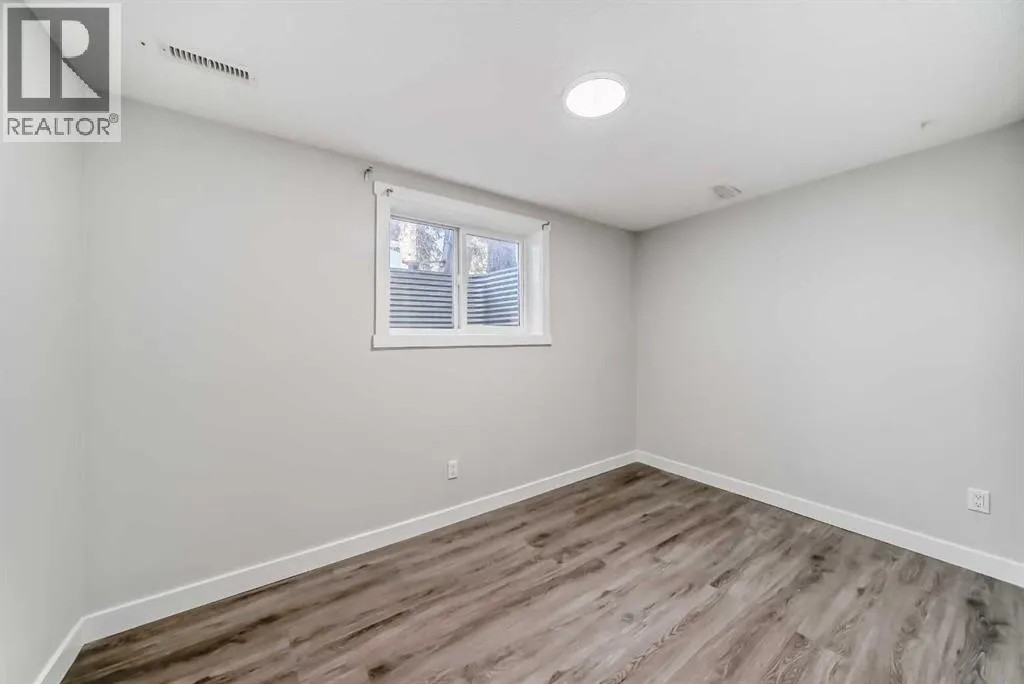 207 Pinecliff Way NE