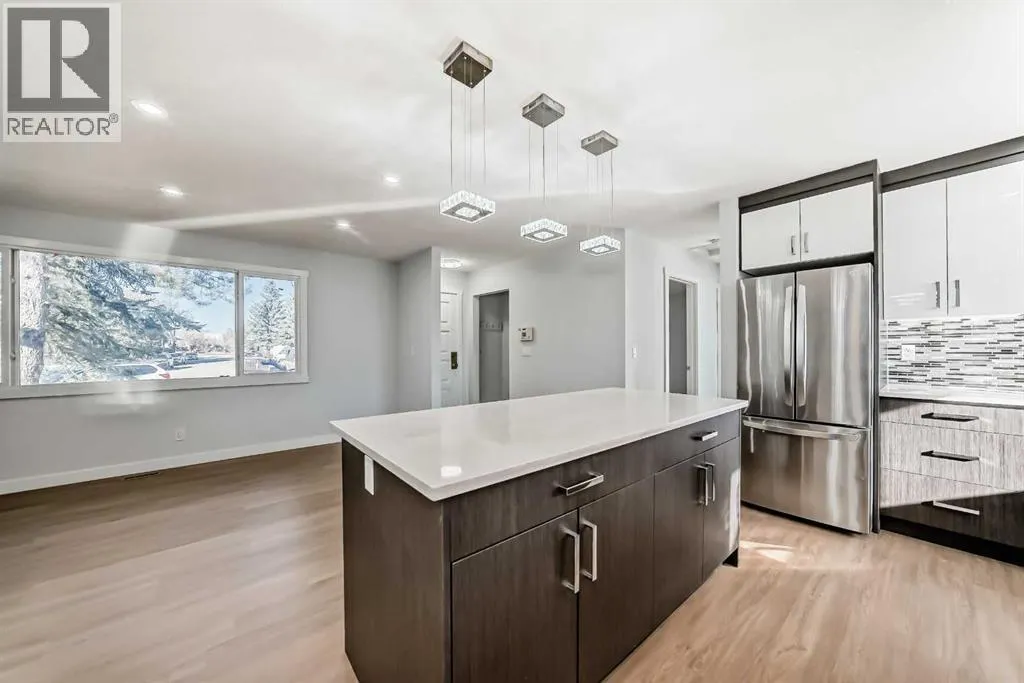 207 Pinecliff Way NE