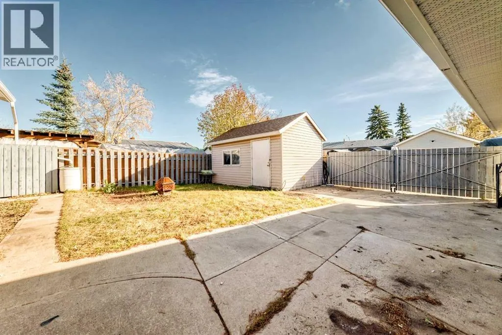 207 Pinecliff Way NE