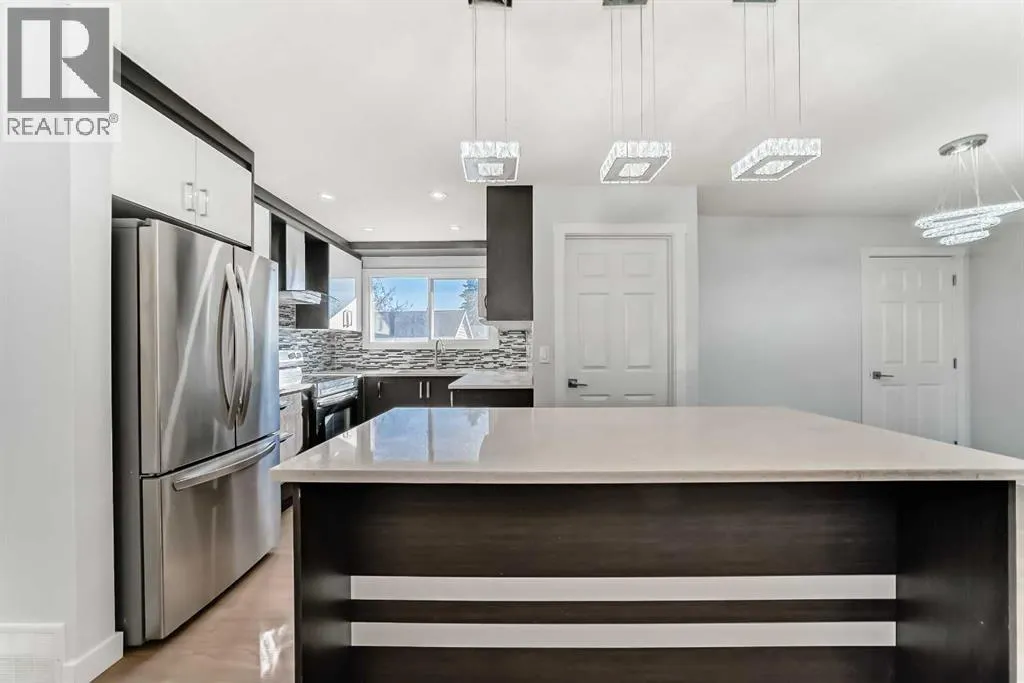 207 Pinecliff Way NE