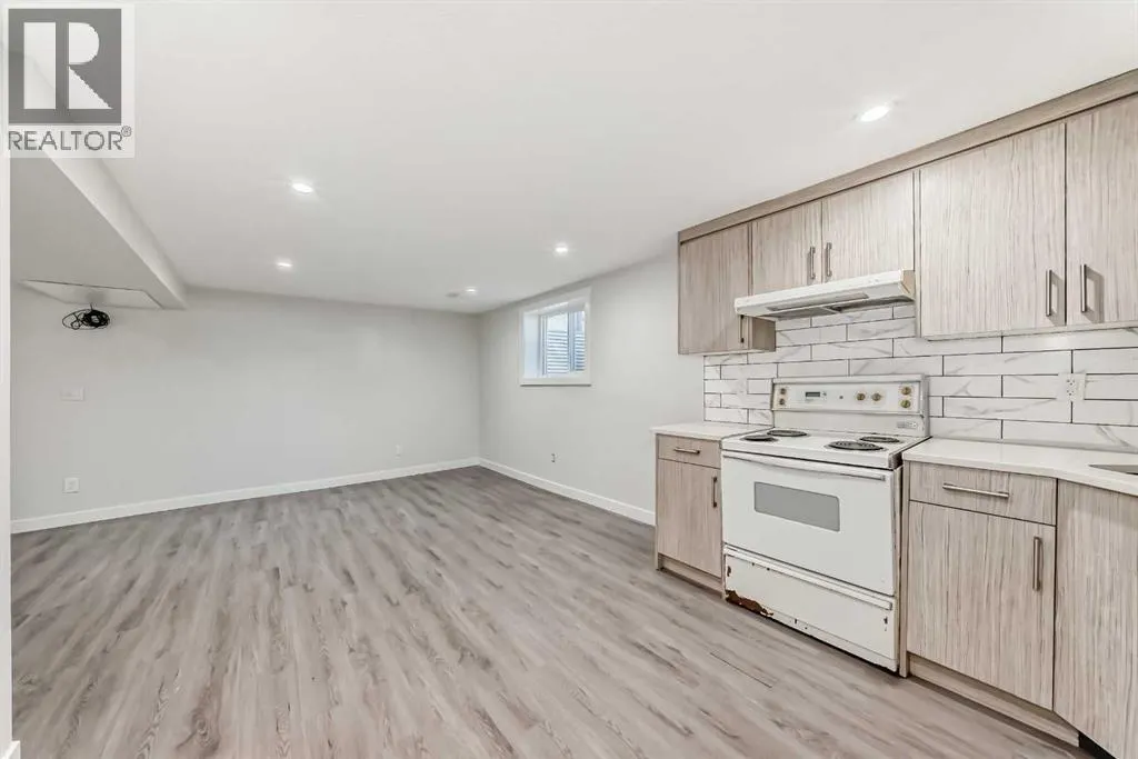 207 Pinecliff Way NE