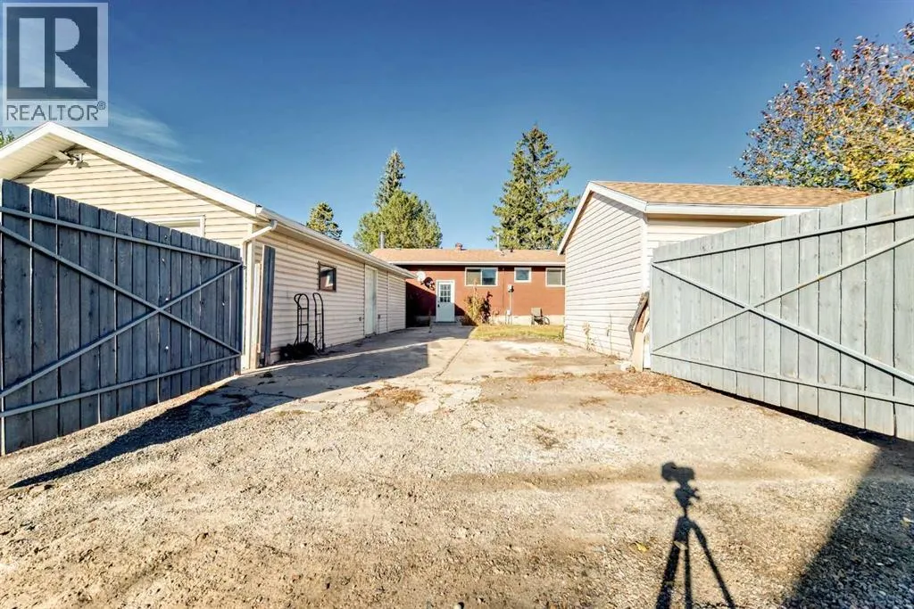 207 Pinecliff Way NE