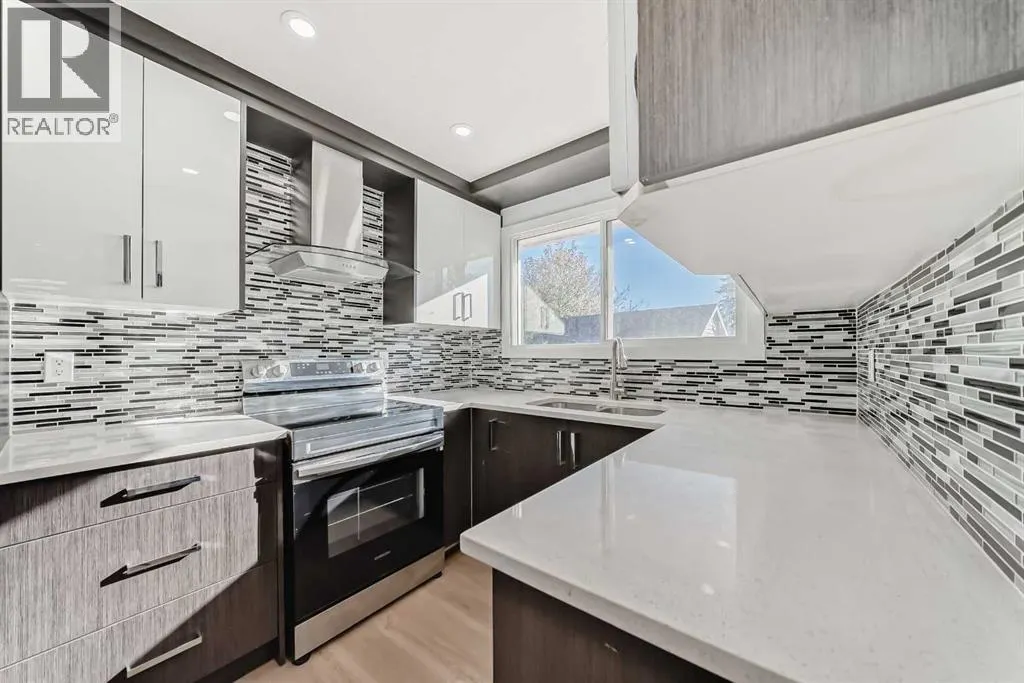 207 Pinecliff Way NE