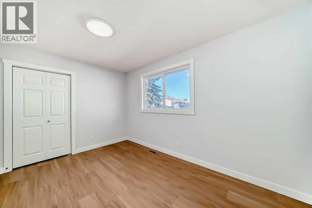 207 Pinecliff Way NE