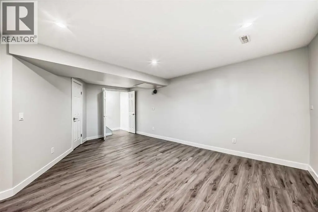 207 Pinecliff Way NE