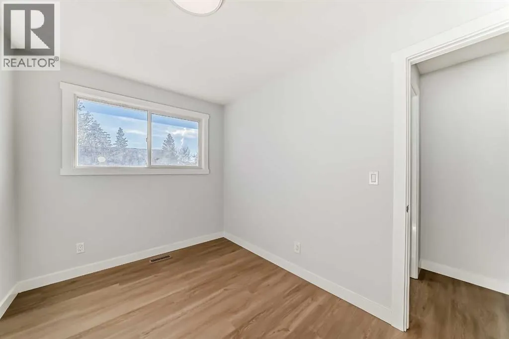 207 Pinecliff Way NE