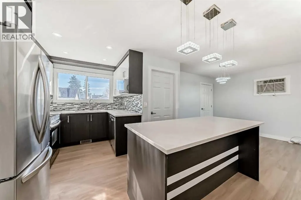 207 Pinecliff Way NE