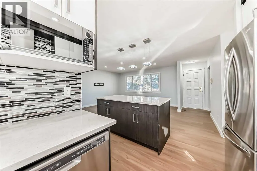 207 Pinecliff Way NE