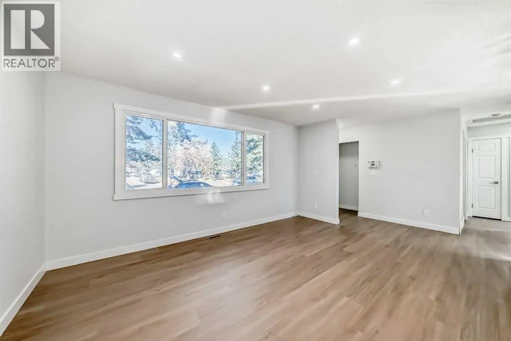 207 Pinecliff Way NE