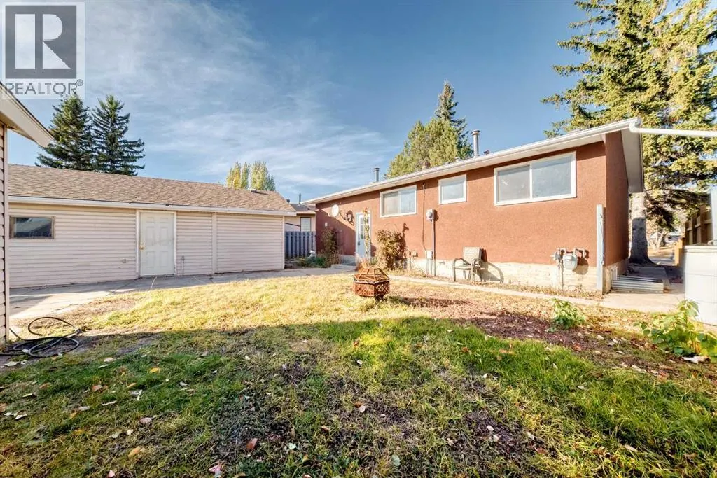 207 Pinecliff Way NE