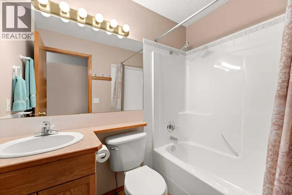 164 Stonegate Close NW