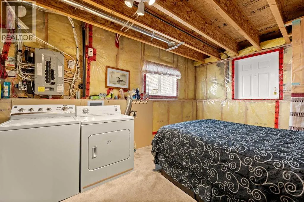 164 Stonegate Close NW