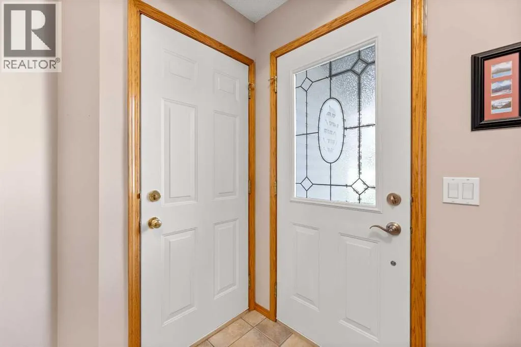 164 Stonegate Close NW