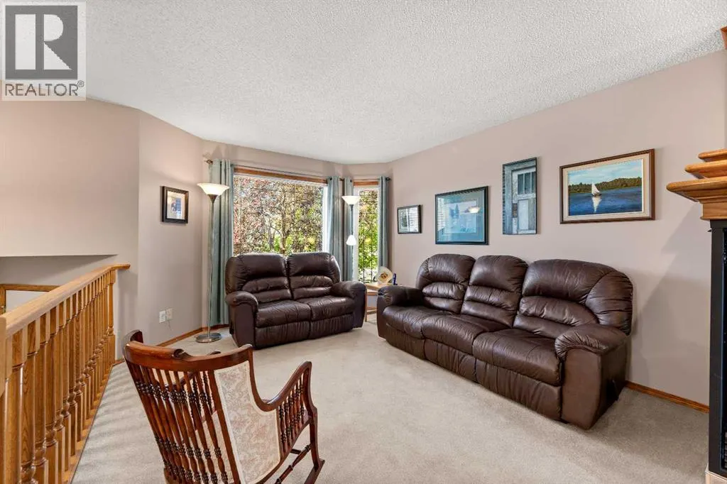 164 Stonegate Close NW