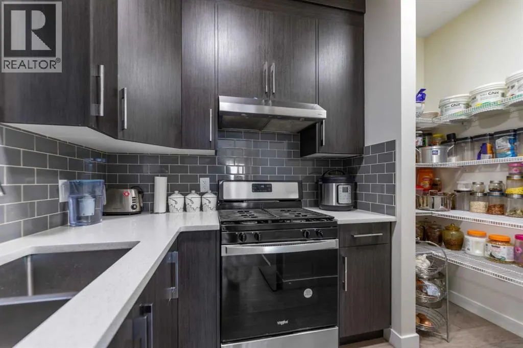 391 Corner Meadows Avenue NE