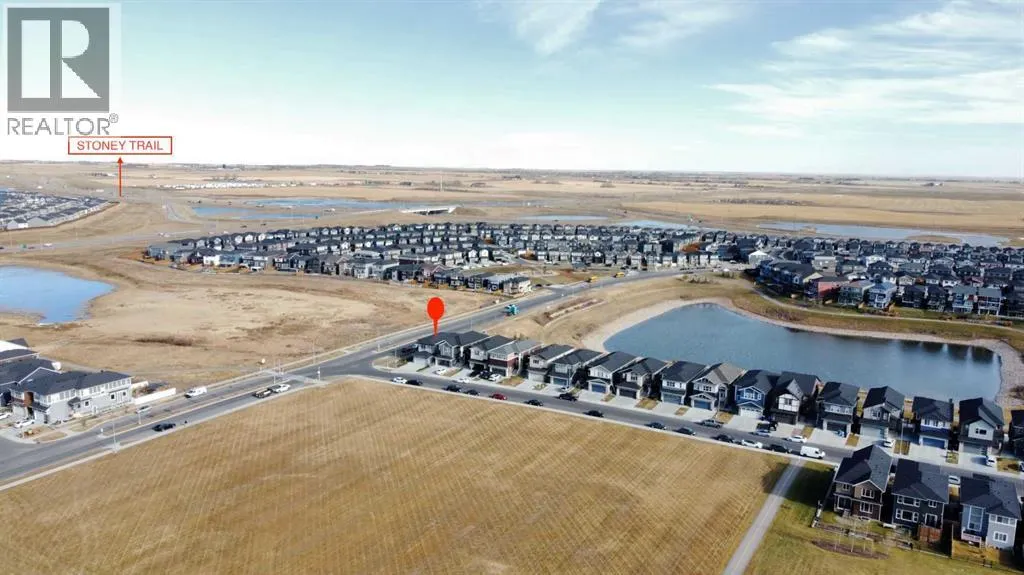 391 Corner Meadows Avenue NE