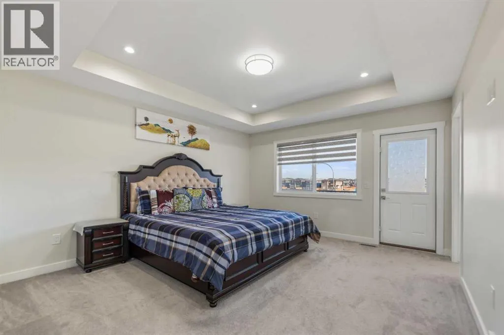 391 Corner Meadows Avenue NE