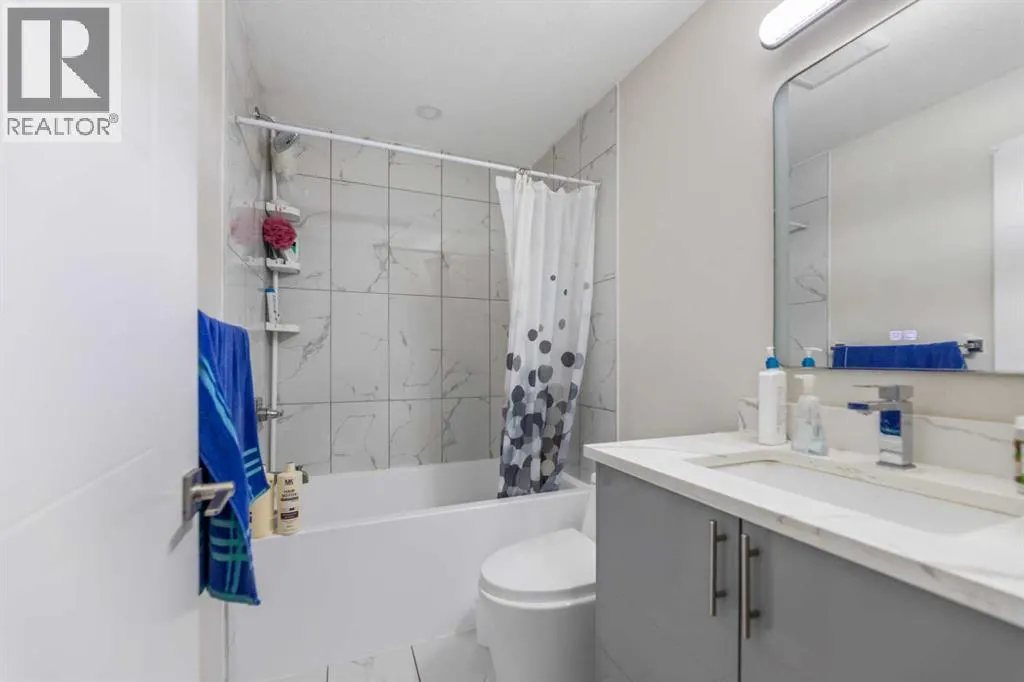 391 Corner Meadows Avenue NE