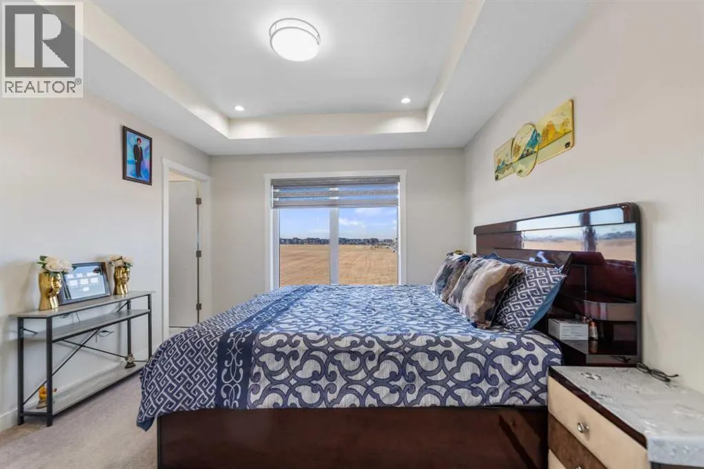 391 Corner Meadows Avenue NE