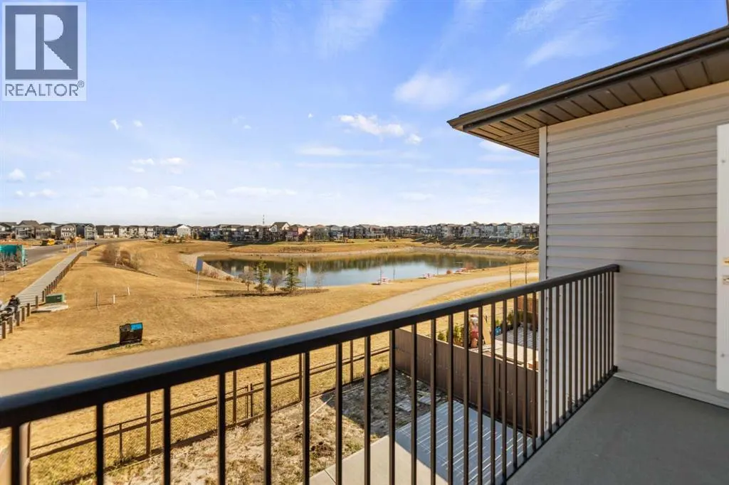 391 Corner Meadows Avenue NE