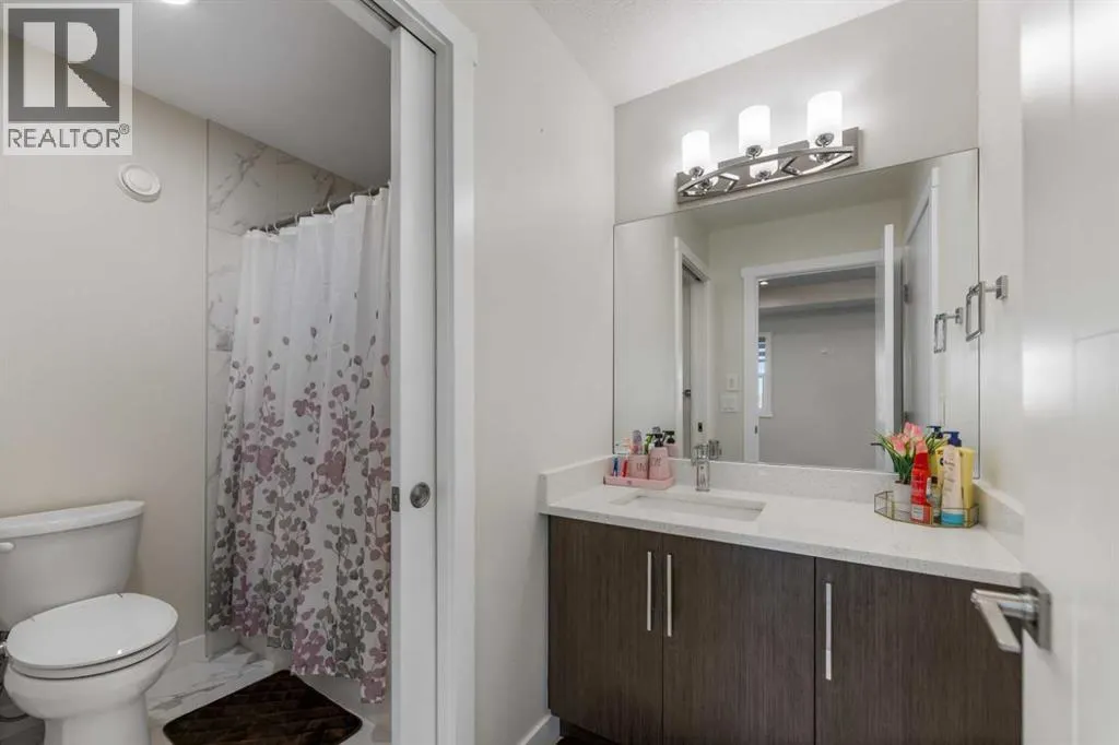 391 Corner Meadows Avenue NE