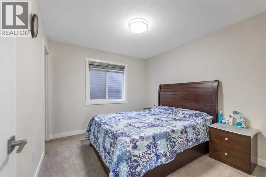 391 Corner Meadows Avenue NE