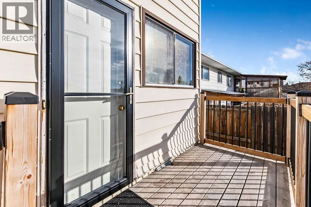 60 Rundlelawn Place NE