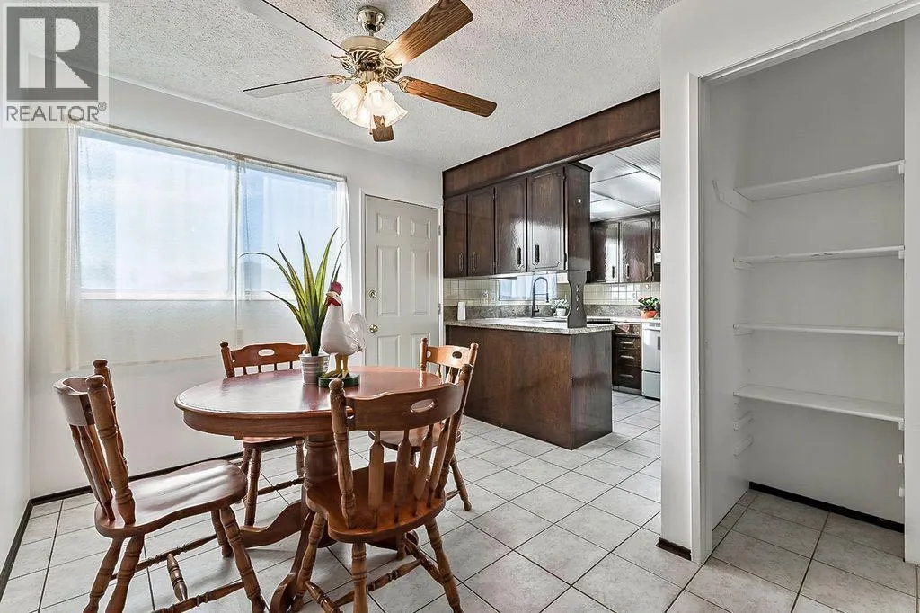 60 Rundlelawn Place NE