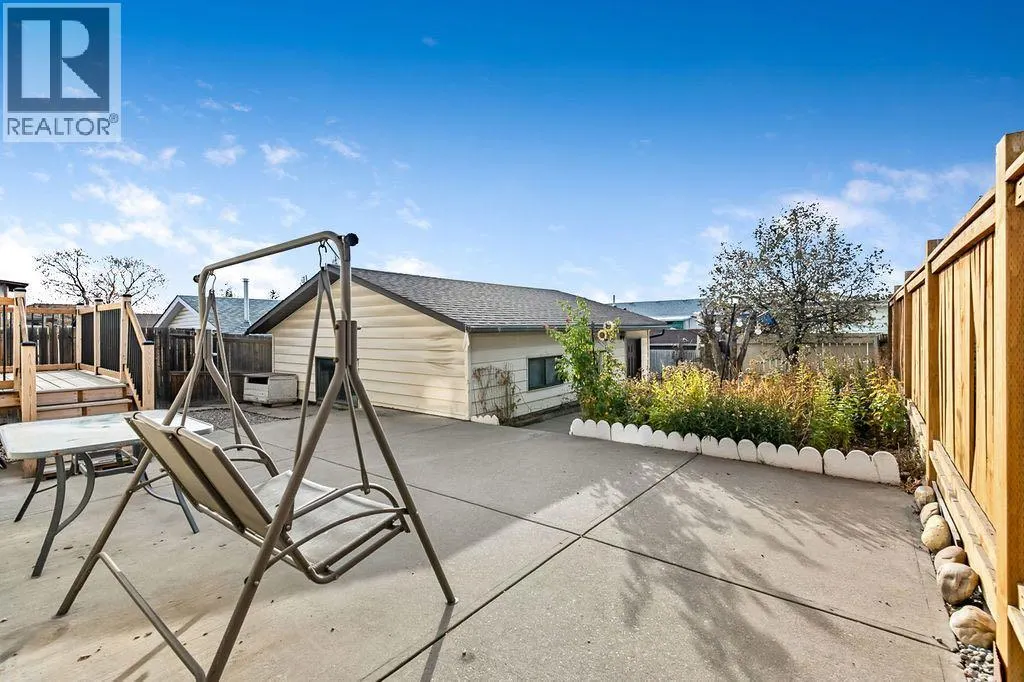 60 Rundlelawn Place NE