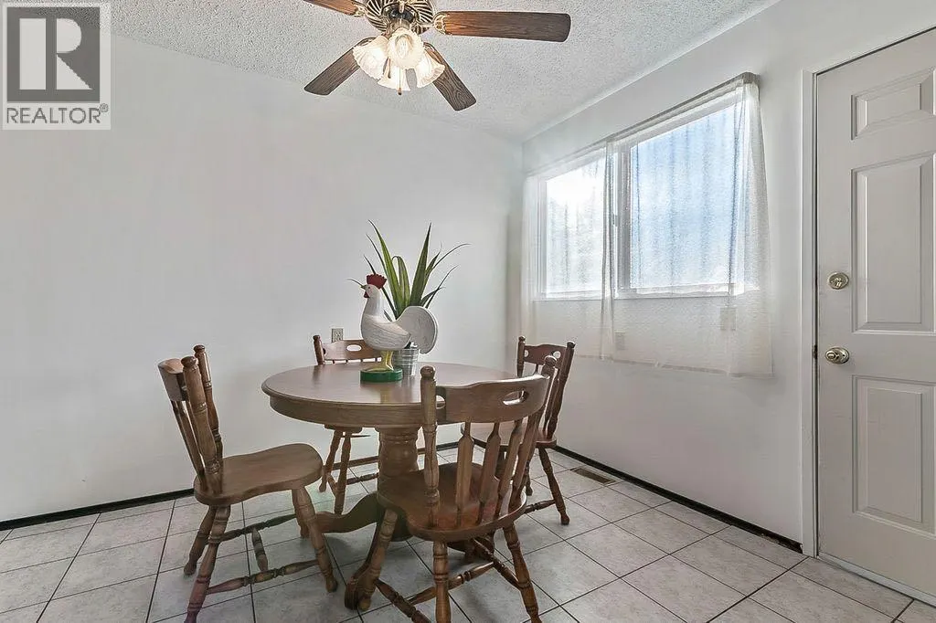 60 Rundlelawn Place NE