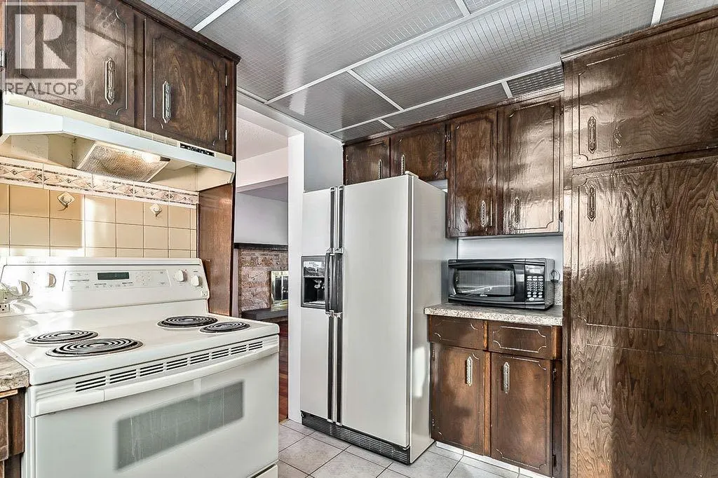 60 Rundlelawn Place NE