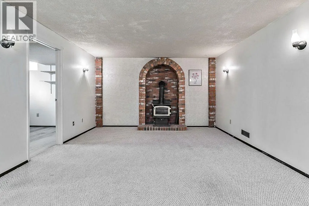 60 Rundlelawn Place NE