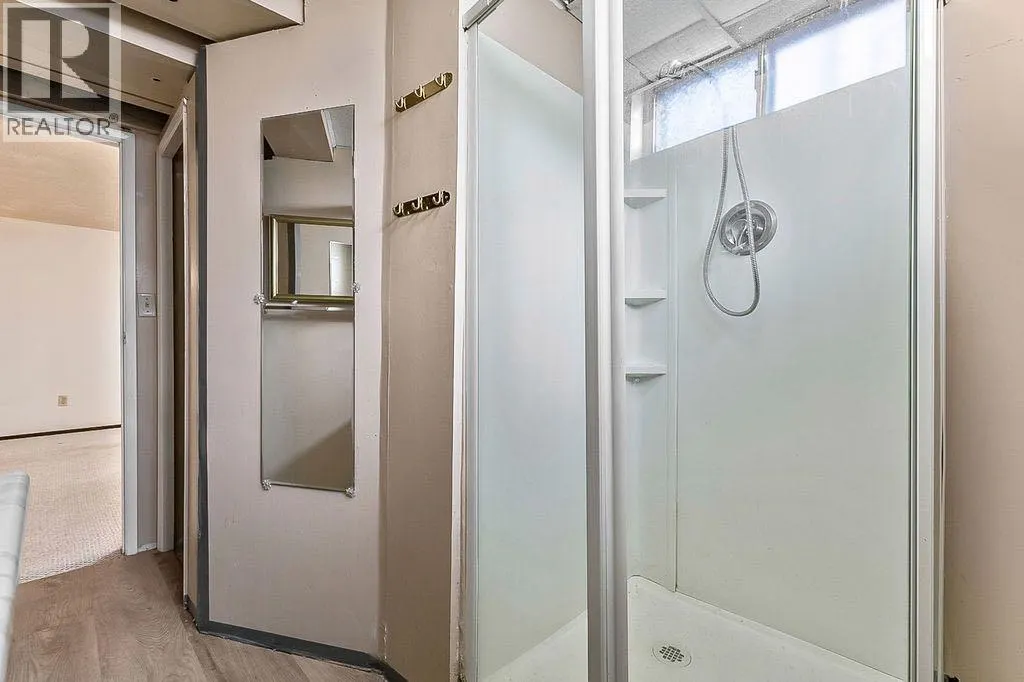 60 Rundlelawn Place NE