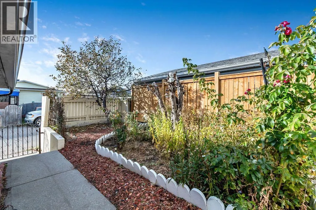 60 Rundlelawn Place NE