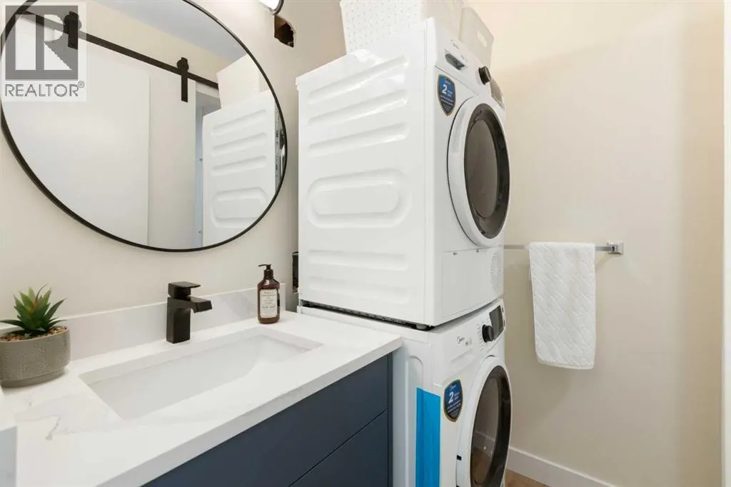 7, 4915 45 Street SW