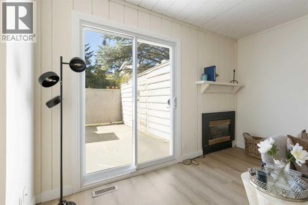 7, 4915 45 Street SW