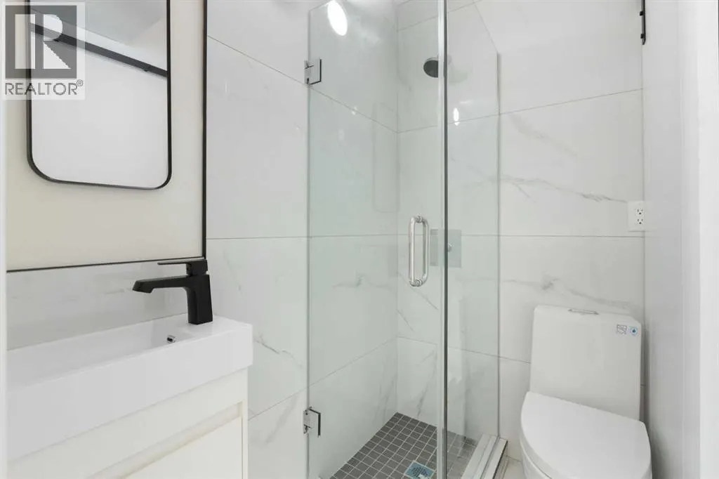 7, 4915 45 Street SW