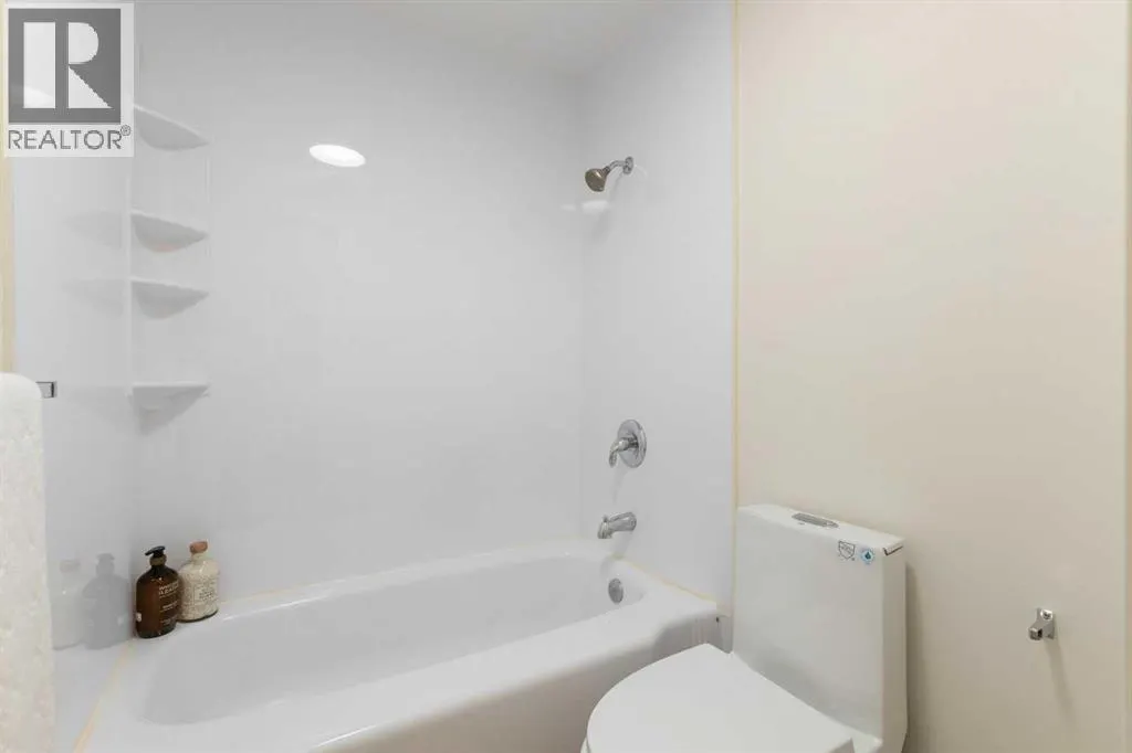 7, 4915 45 Street SW