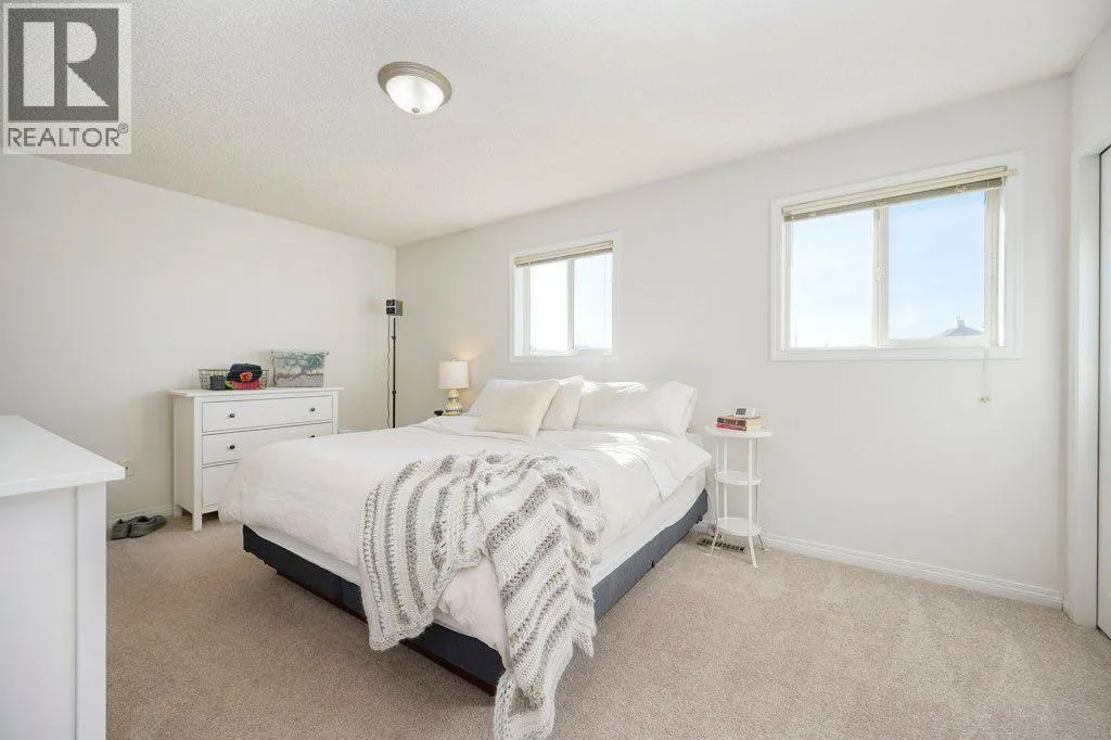 165 Bayside Point SW