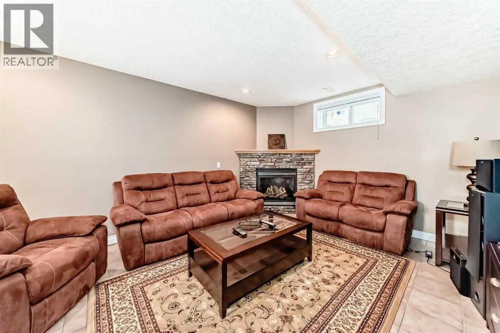 146 Scenic View Close NW