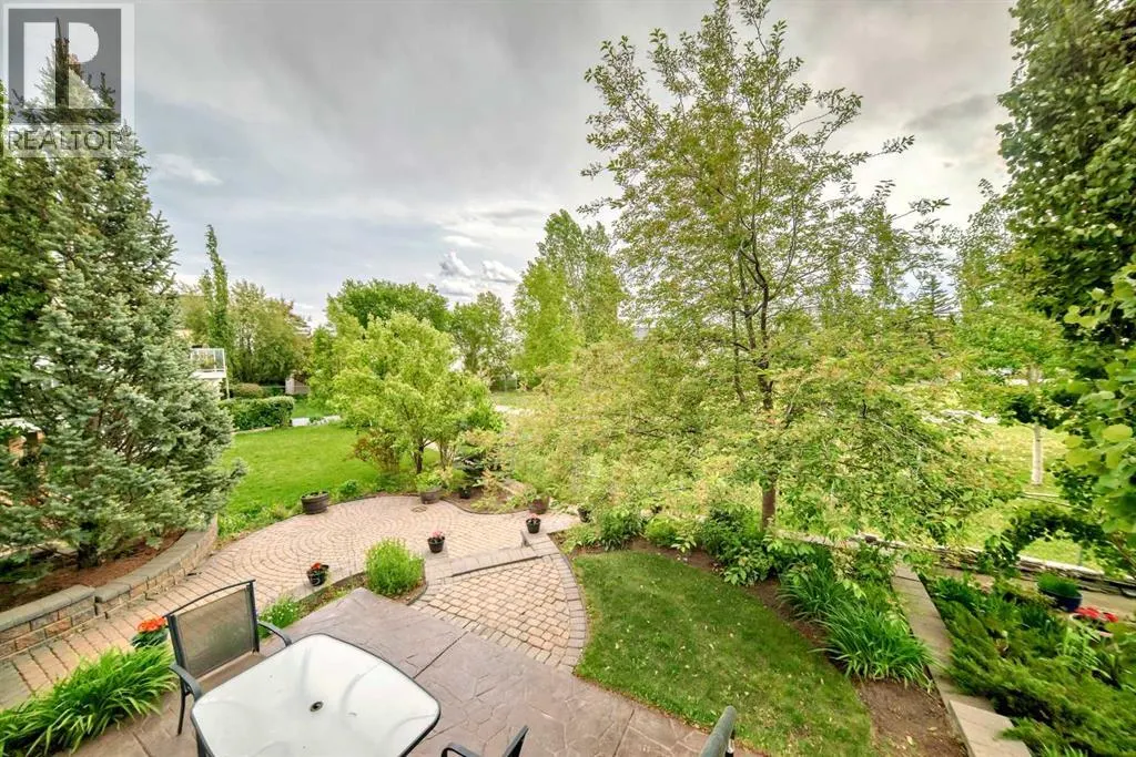 146 Scenic View Close NW