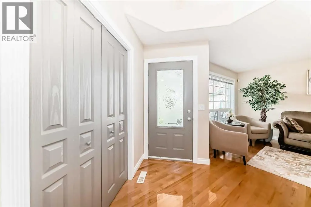 146 Scenic View Close NW