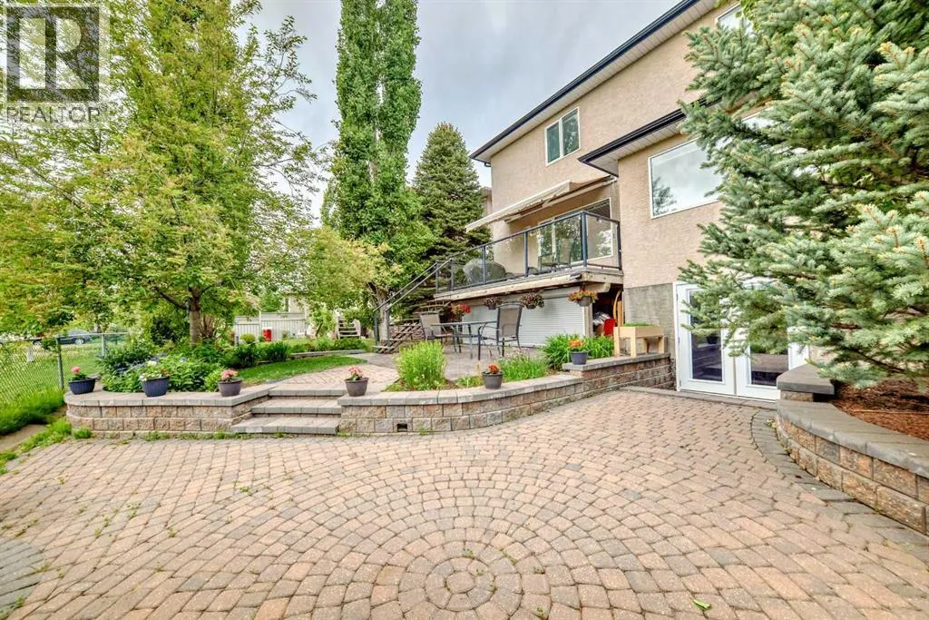 146 Scenic View Close NW