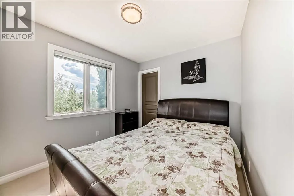 146 Scenic View Close NW