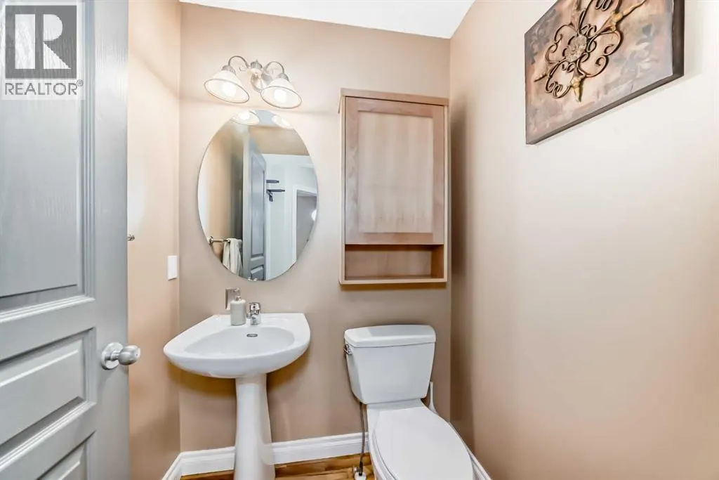 146 Scenic View Close NW