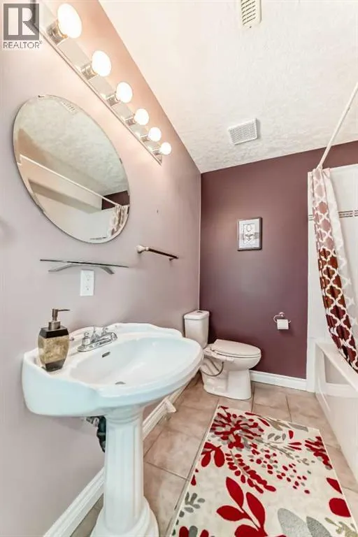 146 Scenic View Close NW