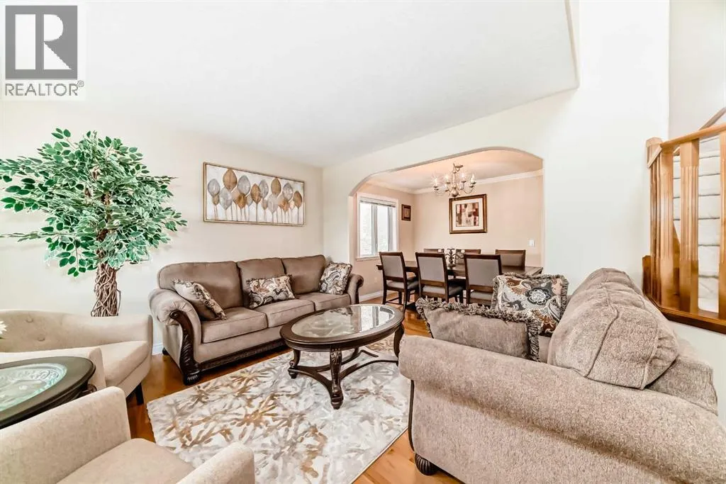 146 Scenic View Close NW