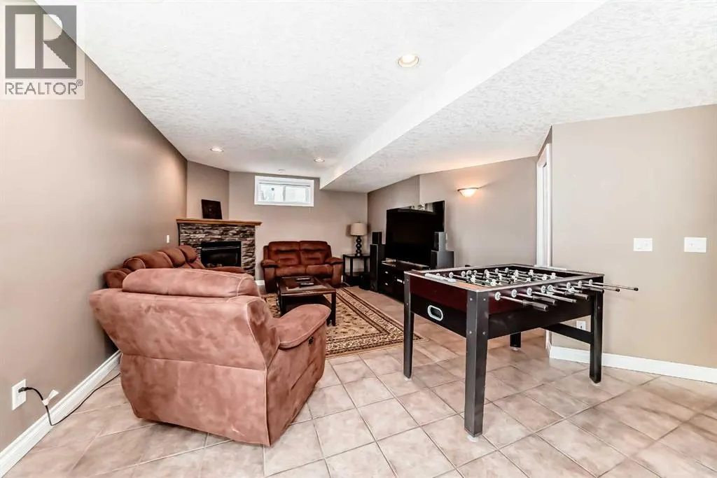 146 Scenic View Close NW