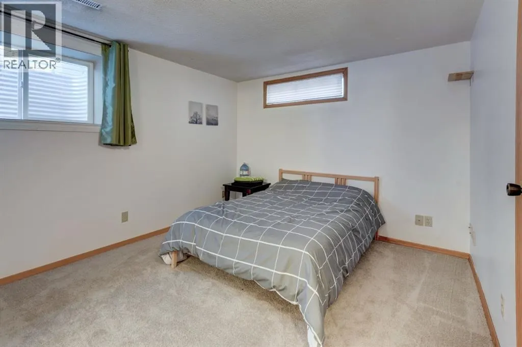 19 Woodglen Grove SW